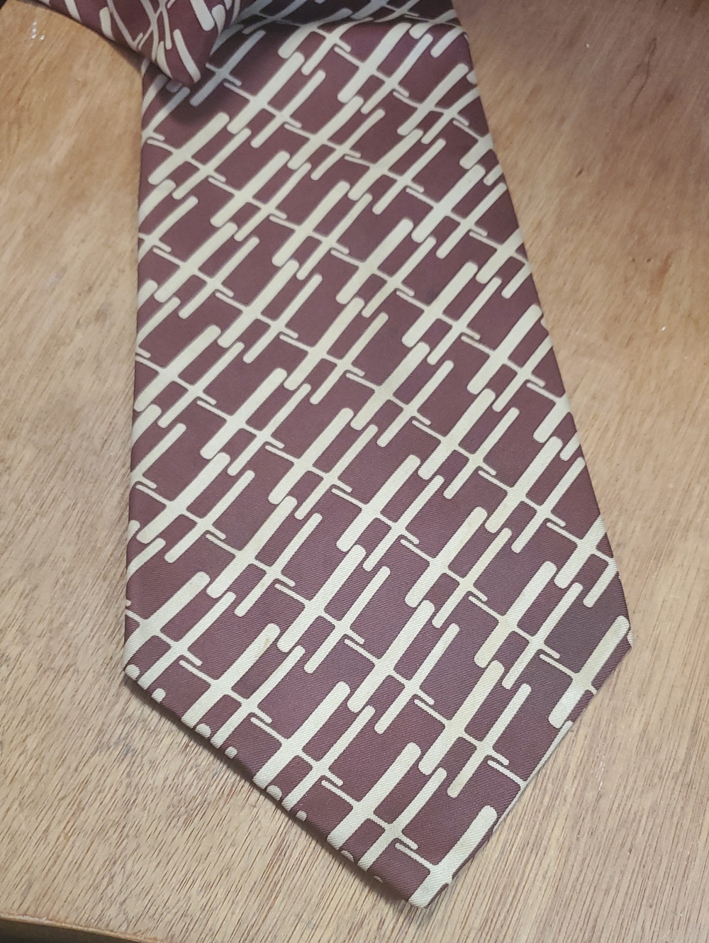 Harrods First Edition Brown and Cream H Geometric Men's Tie  D